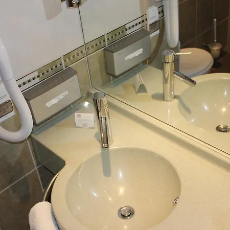 Готель Western Malherbe 4*